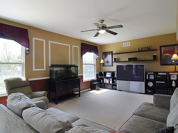 4th image of 785 Barclay Dr