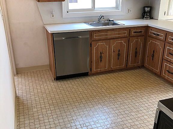 2nd image of 5945 Mayland Ave