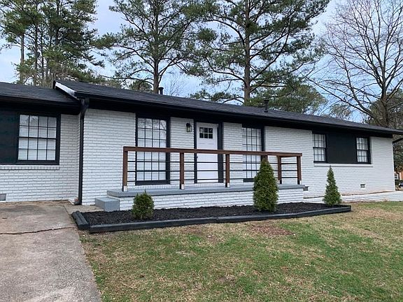 2nd image of 2599 Leafmore Dr SE