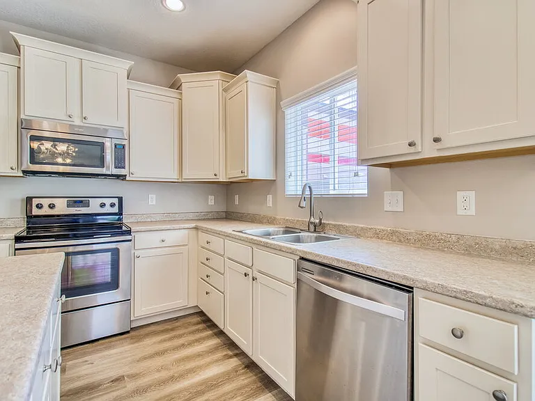 13368 S Moorfield Dr — Photo 7