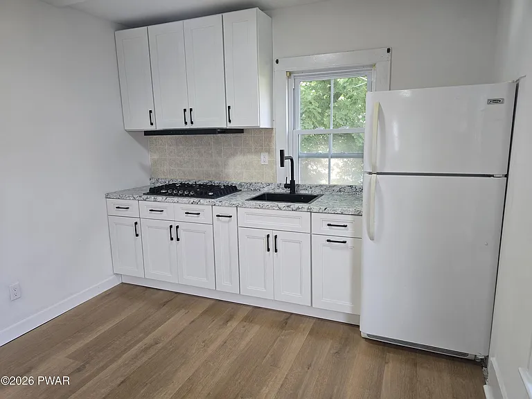 195 W Main St — Photo 1