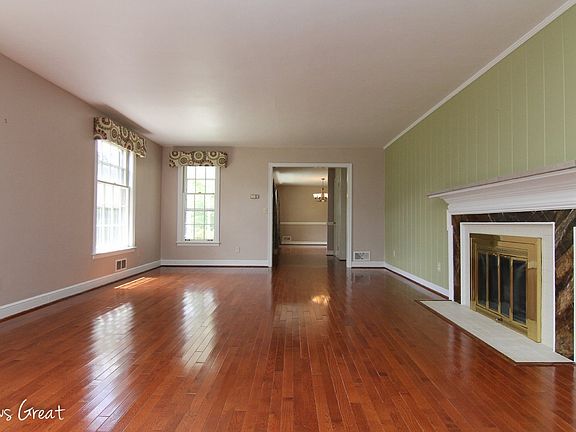 5th image of 5025 Balsam Dr