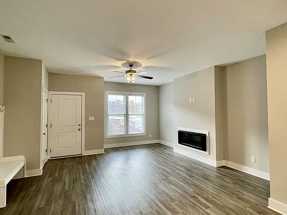 3rd image of 131 English Commons Dr #1
