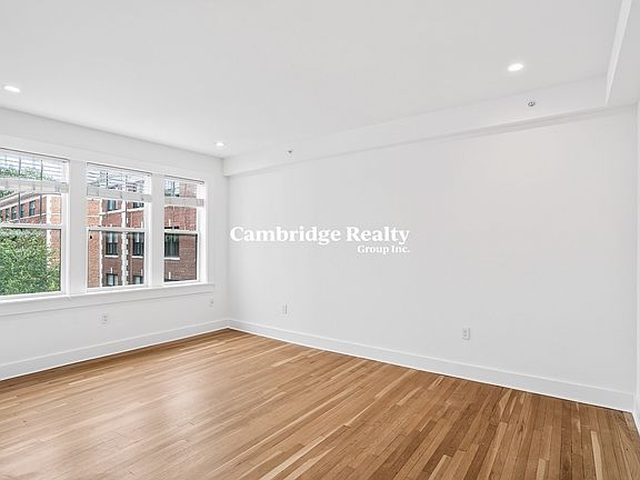 5th image of 16A Forest St #33T