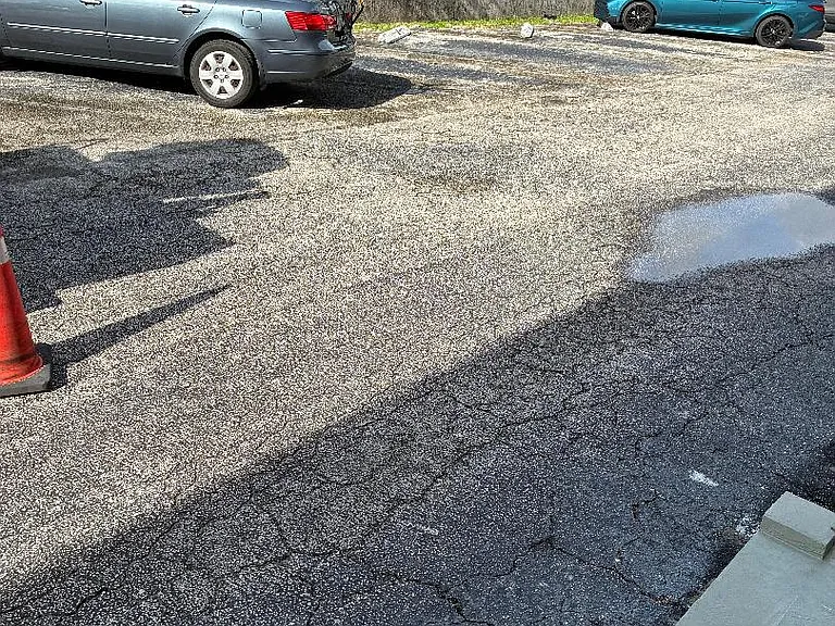 PARKING AREA GATED ONE CAR ONLY