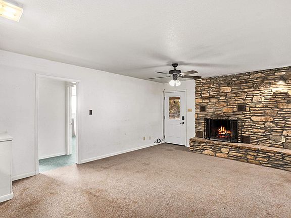 3rd image of 117 E Cottonwood Drive