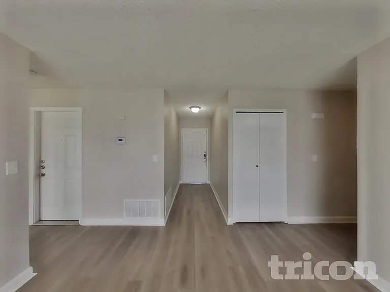 7326 Glen Trl — Photo 3