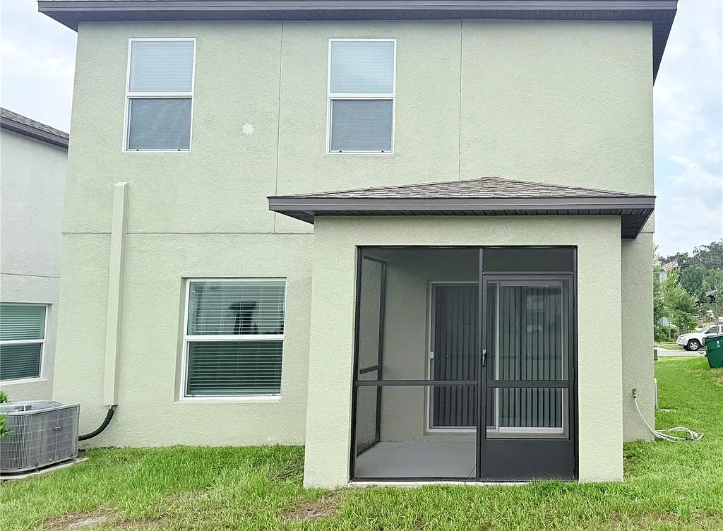 4 bed, 2.5 bath, 1764 sqft, $2,300 — Photo 2