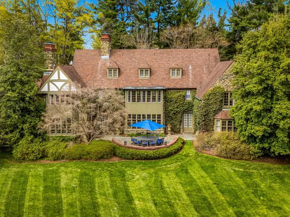 102 Cotswold Rd, Baltimore, MD 21210