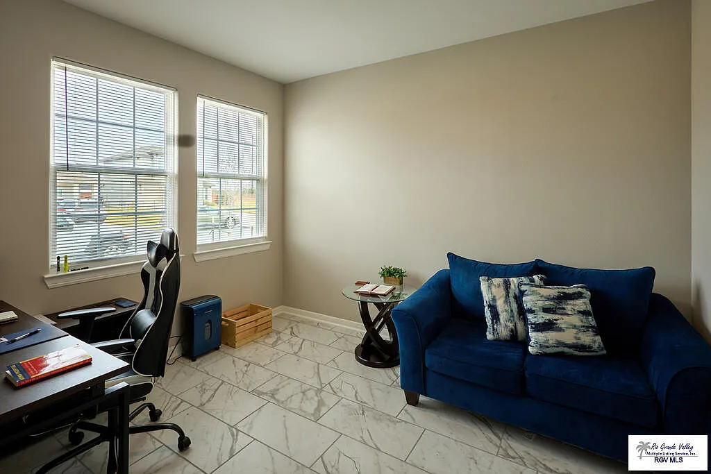 3 bed, 2.0 bath, 1704 sqft, $2,250 — Photo 4