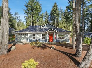 201 E Country Club Dr E, Union, WA 98592