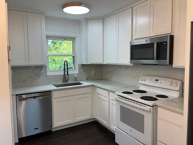 85 Morris St — Photo 13