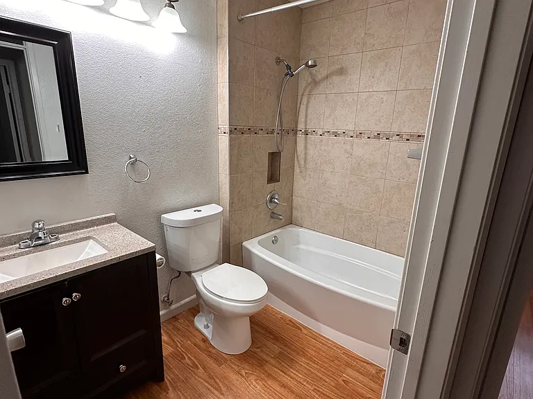 1392 Foxboro Way — Photo 9