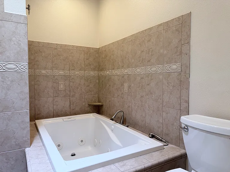 3082 Thurin Ave — Photo 15