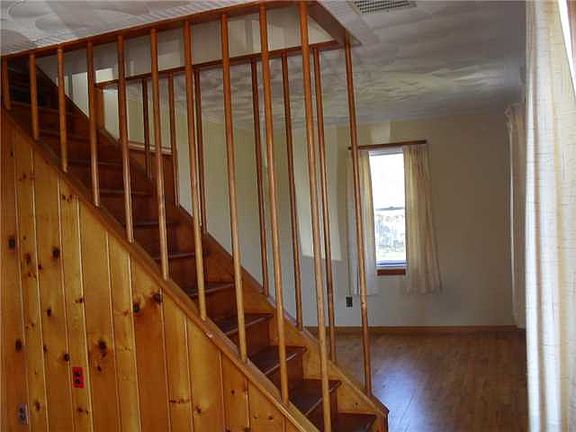 4th image of 1715 Grand Ave