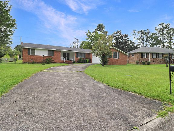 2nd image of 2821 Cliffside Cir