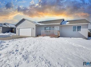 519 Kia Dr, Hartford, SD 57033