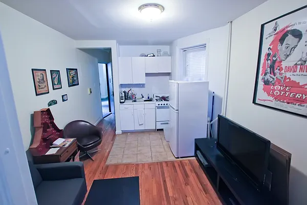 Rented by Jonis Realty | media 12