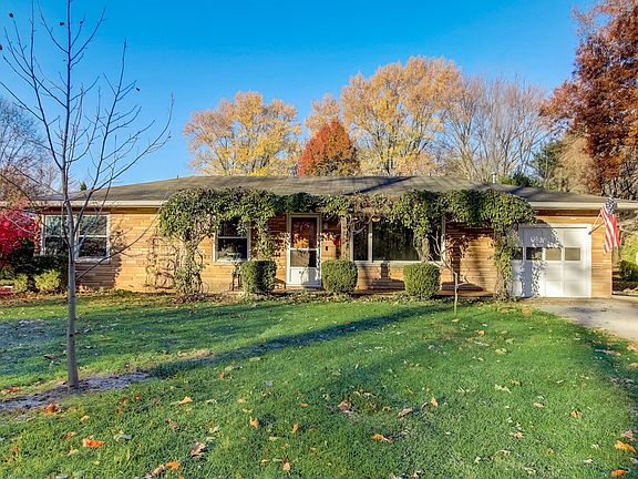 2nd image of 511 Lakeview Dr
