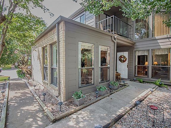 2nd image of 18226 Lakeside Ln