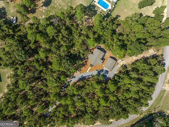 5th image of 559 Shawnee Cir
