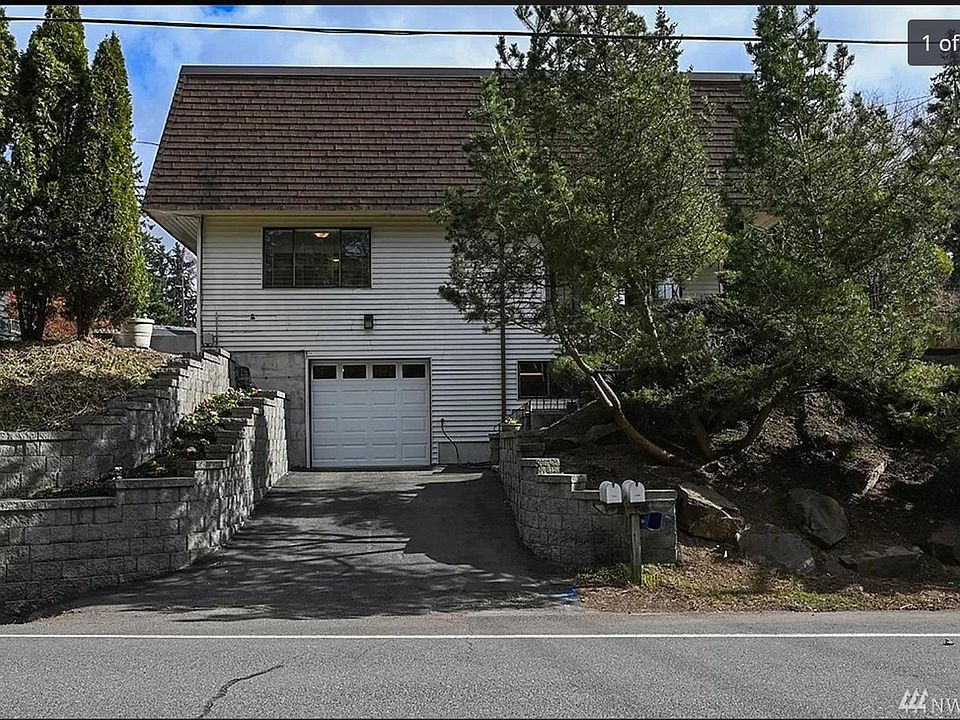 1st image of 19604 Forest Park Dr NE