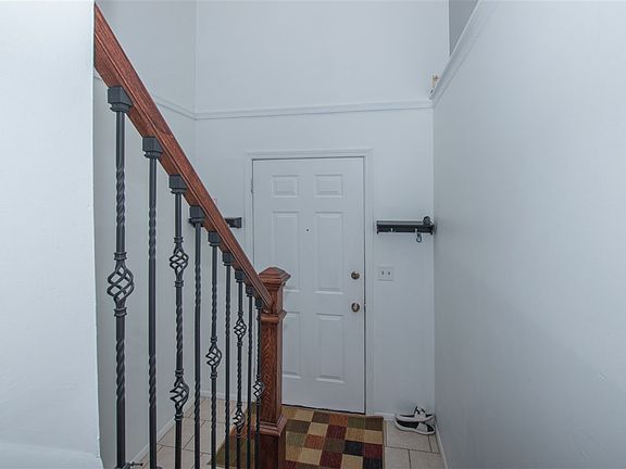 3rd image of 4012 Woodchase Dr