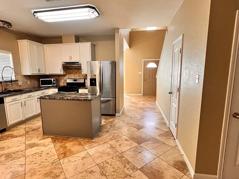 1511 Tonia Loop — Photo 6