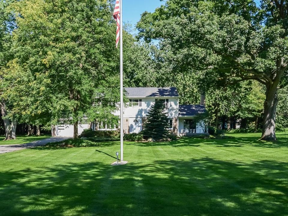 1st image of 1195 Lake Michigan Dr NW