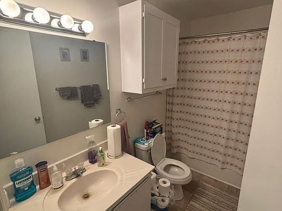 3rd image of 418 Janie Ln