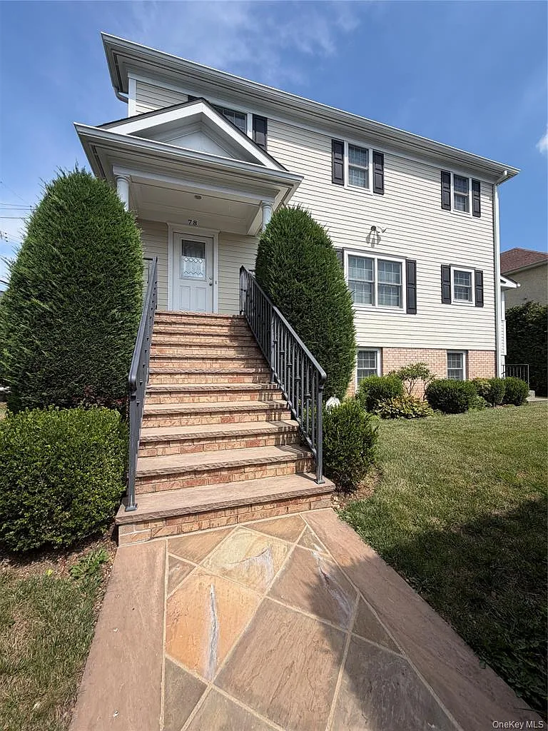 3 bed, 3.5 bath, 2700 sqft, $8,000 — Photo 1