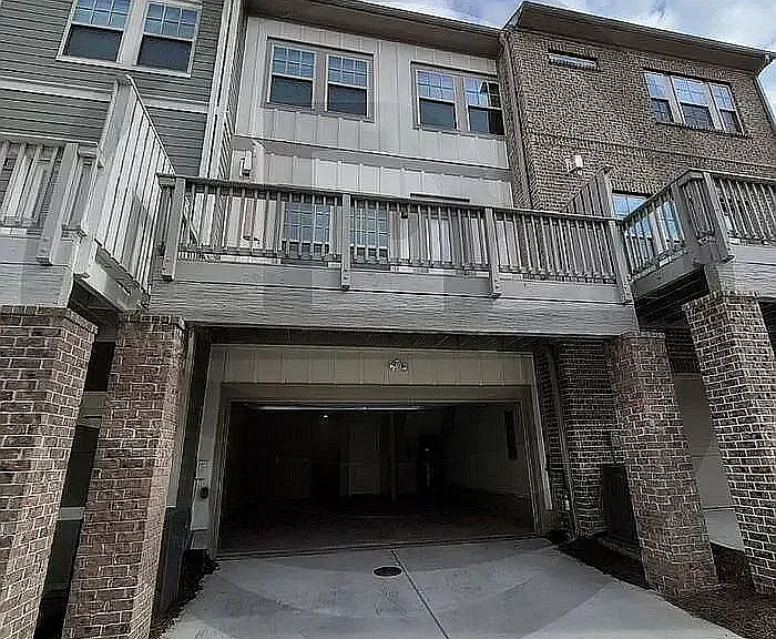 2565 Morehead St — Photo 22