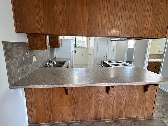3rd image of 3502 W Wood St