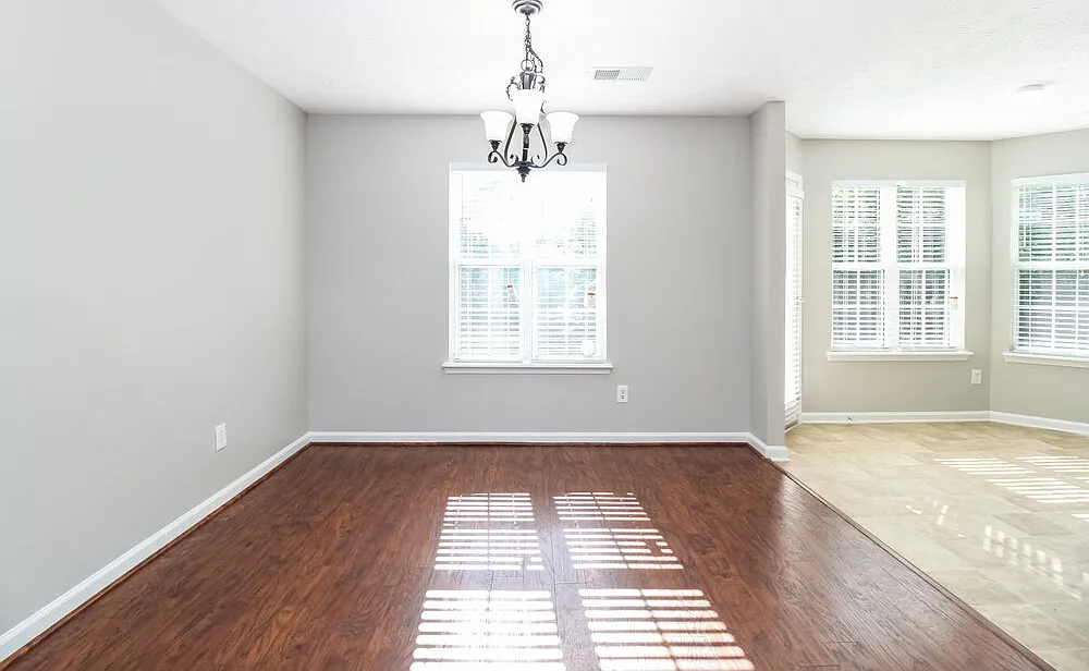 4 bed, 2.5 bath, 2082 sqft, $2,440 — Photo 4