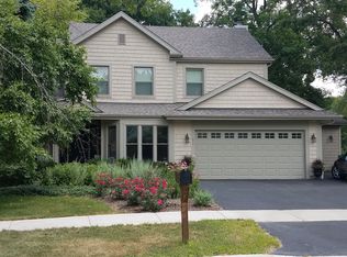 835 Interlaken Dr, Lake Zurich, IL