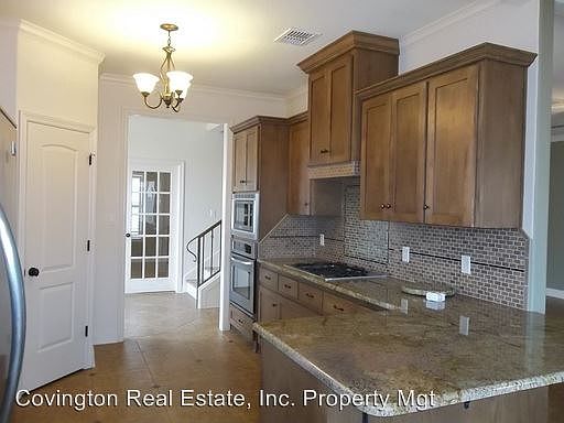 5th image of 1601 Wisteria Ln