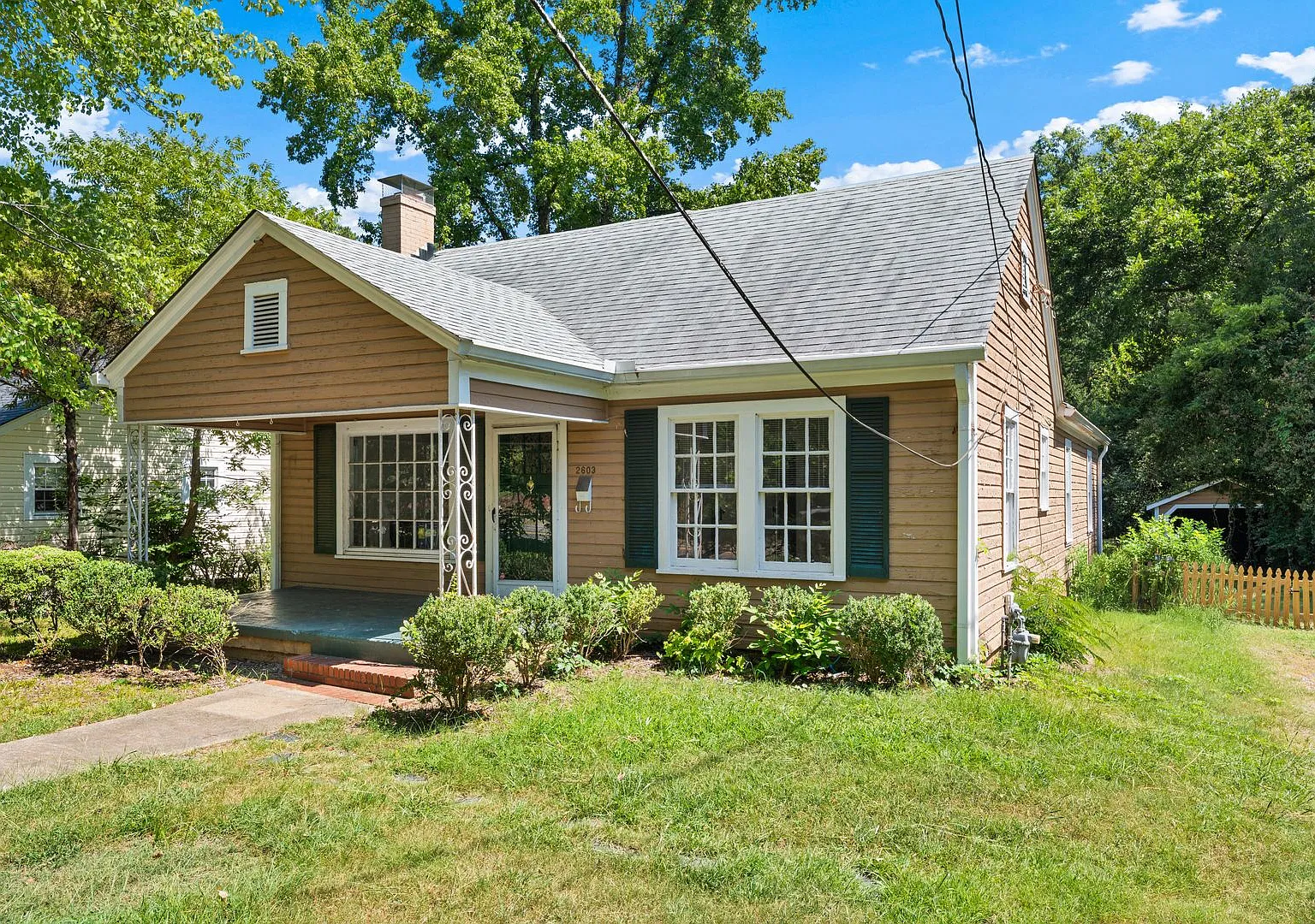 Fully Renovated 2 bedroom, 1 bath Bungalow with Fenced Yard in Lakewood — Photo 1