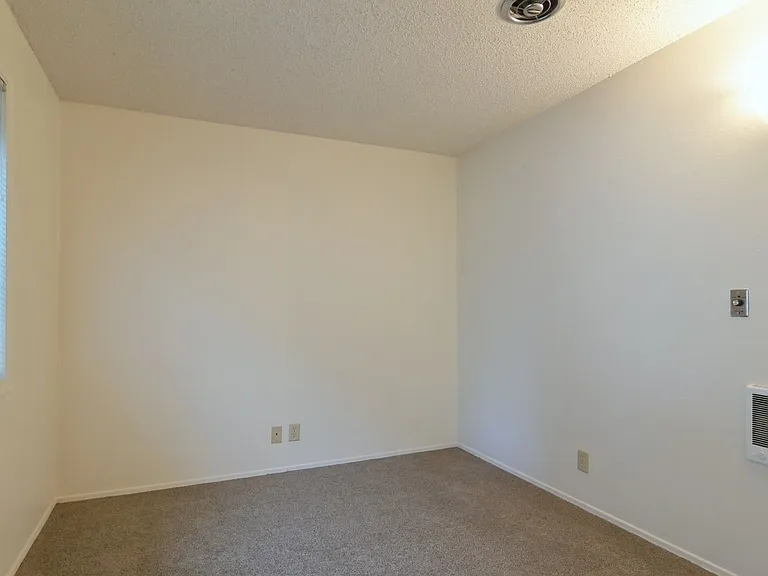 1437 High St — Photo 2