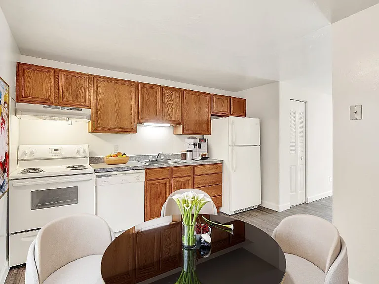Apartments at Waterford — Photo 6