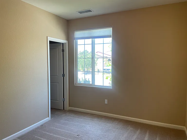5460 Specklestone Ct — Photo 12
