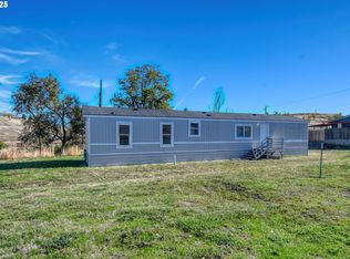 808 SE 10th St, Pendleton, OR 97801