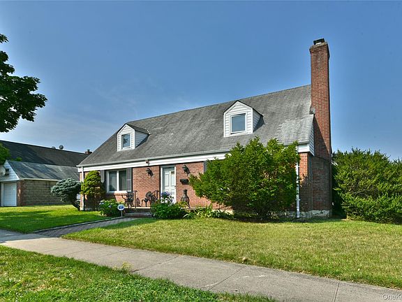 3rd image of 18418 69th Avenue