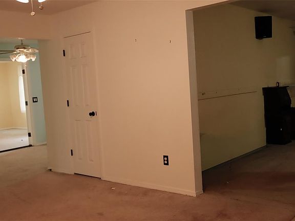 5th image of 916 N Windermere Dr