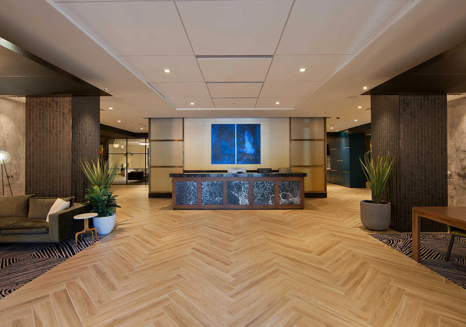 2201 Wilson — Photo 3