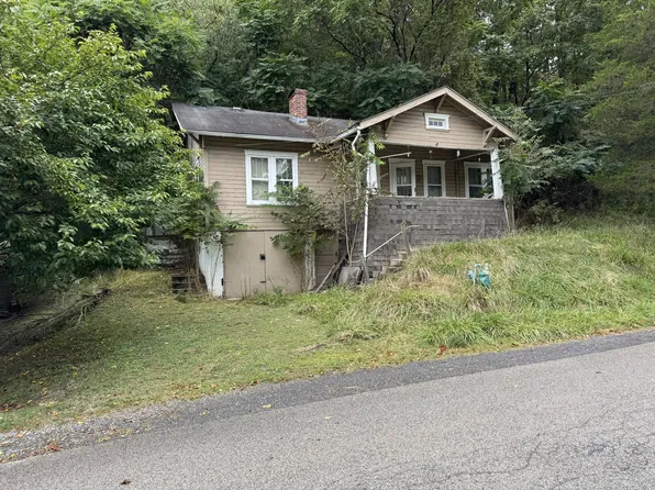 28 Calvary Ln, Fairmont, WV 26354