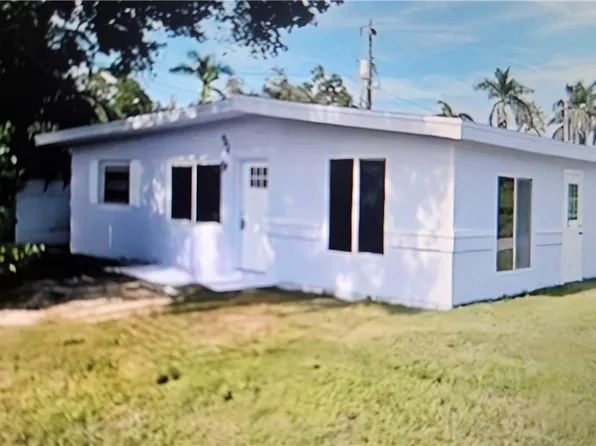 92 Oak St, North Fort Myers, FL 33903