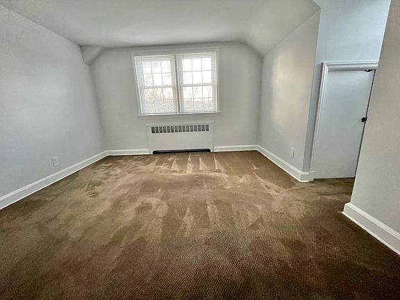2nd image of 620 Willow St #2