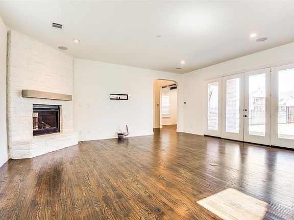 4th image of 3815 Killian Ct