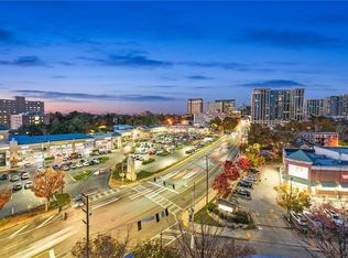 2881 Peachtree Rd NE APT 901, Atlanta, GA