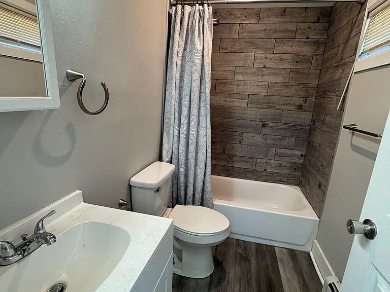 222 Hallock Ave #2 — Photo 5